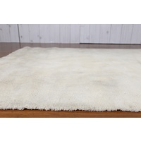 FLUFFY CREAM RUG