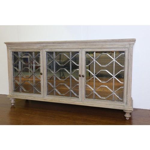 IRON LATTICE BUFFET - 3 DOOR