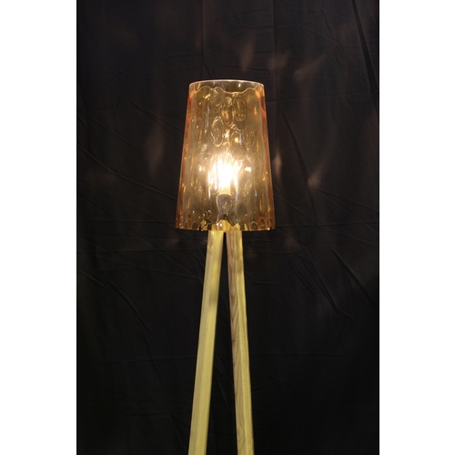 OPAQUE FLOOR LAMP