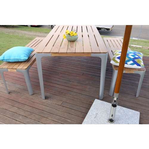 CAST OUTDOOR DINING SET